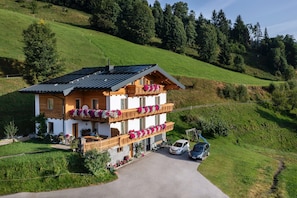 Classic Apartment, 4 Bedrooms | Exterior