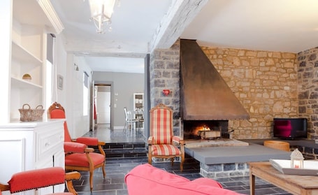 Attractive Holiday Home in Gerin Near Centre