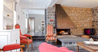 Attractive Holiday Home in Gerin Near Centre