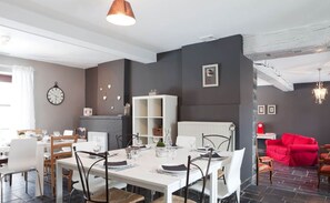 Classic Bungalow, 4 Bedrooms | Dining - Attractive Holiday Home in Gerin Near Centre (Onhaye)