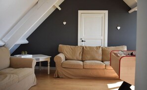 Classic House, 6 Bedrooms | Games room