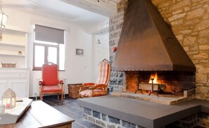 Chimenea, reproductor de DVD