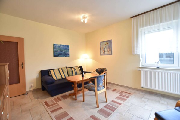 DVD player - Tasteful Apartment in Rerik Germany With Garden (Rerik)