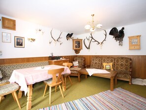 Classic-Apartment, 3 Schlafzimmer | Speisen