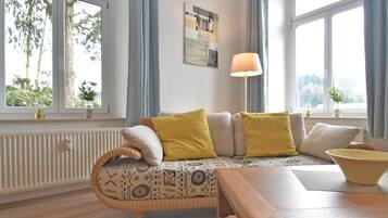 Classic Villa, 2 Bedrooms | Living room