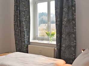 Classic Villa, 2 Bedrooms | 9 bedrooms, individually furnished, bed sheets - Alluring Villa in Grunhainichen-borstendorf With Garden (Grünhainichen)