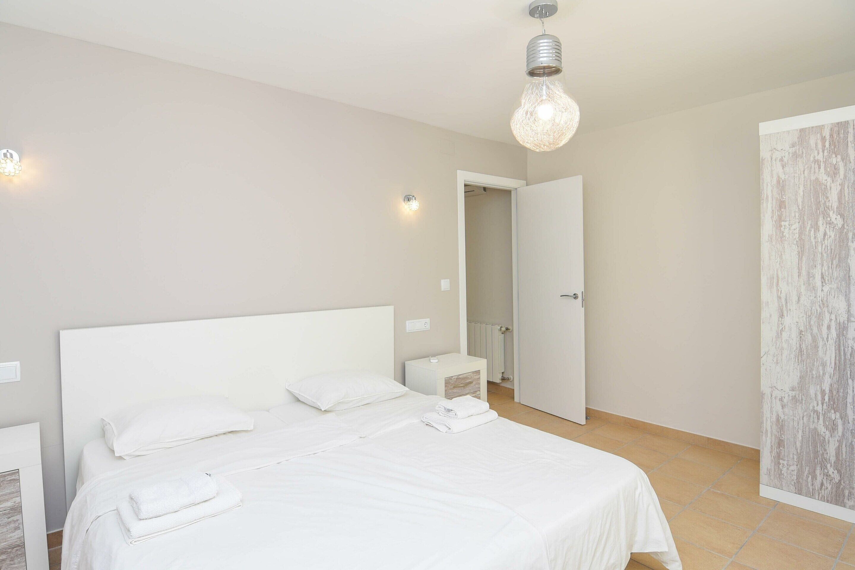 Comfort Villa, 3 Bedrooms | 7 bedrooms, individually furnished, bed sheets