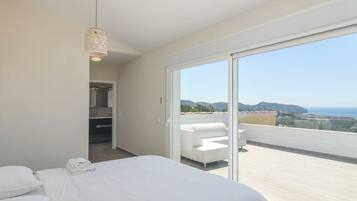 7 habitaciones, muebles diferentes y ropa de cama