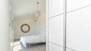 7 bedrooms, individually furnished, bed sheets - Unique Villa in Moraira With Infinity Pool (Teulada)