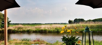 House With Sauna, Outdoor spa and Pedal Boat in Vlagtwedde