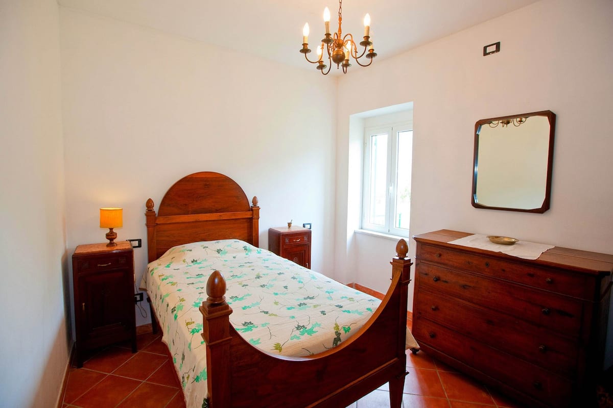 Elite Villa, 3 Bedrooms | 18 bedrooms, individually furnished, bed sheets