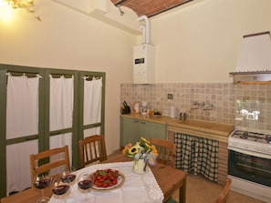 Private kitchen - Lovely Farmhouse in Tuscany With Panoramic View (Castelnuovo Berardenga)