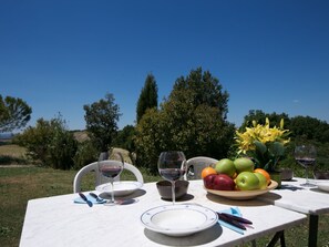Classic House, 2 Bedrooms | Balcony - Lovely Farmhouse in Tuscany With Panoramic View (Castelnuovo Berardenga)
