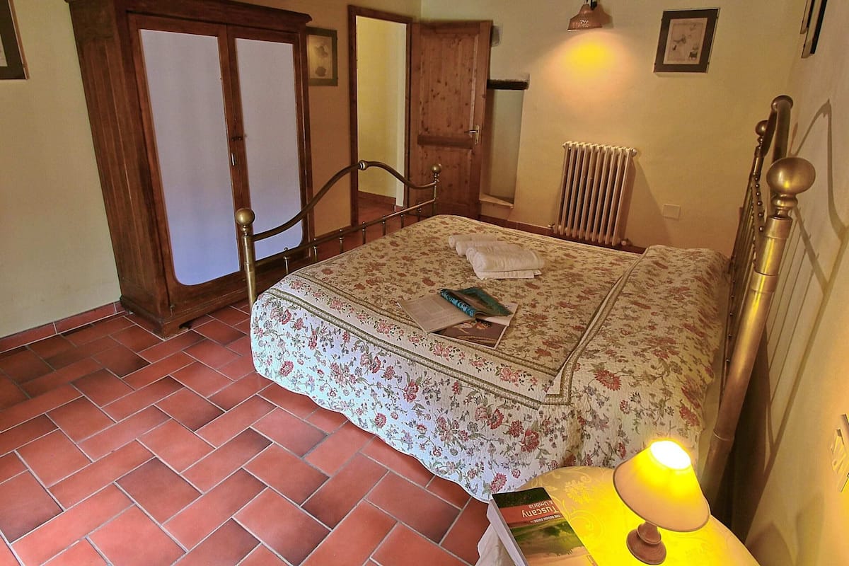 Comfort House, 3 Bedrooms | 10 bedrooms, individually furnished, bed sheets