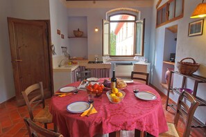 Deluxe House, 2 Bedrooms | Dining - Attractive Apartment in old Farmhouse on the Estate With Pool (Umbertide)