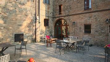 Comfort House, 3 Bedrooms | Outdoor dining