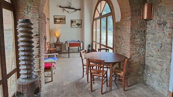 Casa clássico, 4 quartos | Parte interna