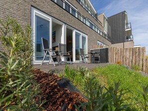 Classic Apartment, 2 Bedrooms | Garden - Unique Apartment, Located on the Oosterschelde and Marina of Sint Annaland (Sint-Annaland)