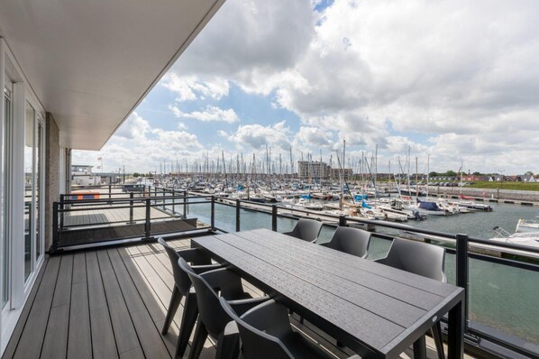 Marina - Unique Apartment, Located on the Oosterschelde and Marina of Sint Annaland (Sint-Annaland)