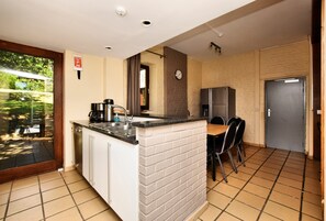 Småhus – classic, flere soverom | Eget kjøkken | Kjøleskap, mikrobølgeovn, ovn og oppvaskmaskin