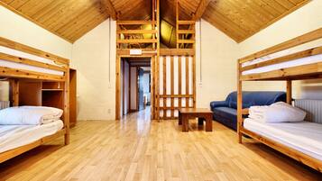 9 slaapkamers, individueel gemeubileerd