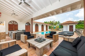 Villa Confort, 5 chambres | Balcon