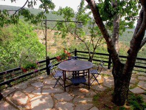 Classic Cottage, 2 Bedrooms | Balcony