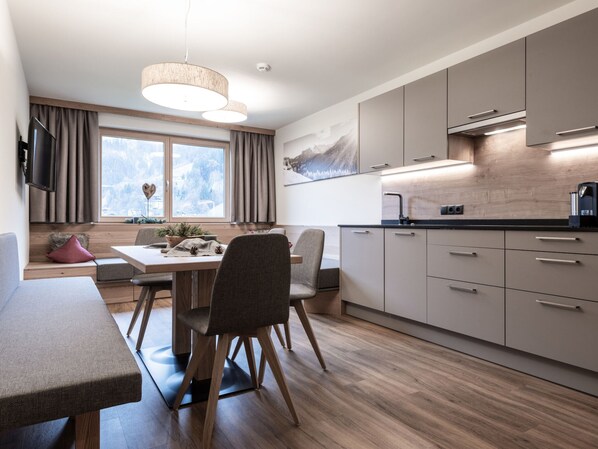 Comfort House, 2 Bedrooms | Private kitchen