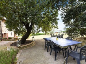 Classic House, 2 Bedrooms | Garden