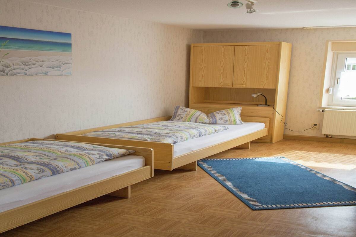 5 chambres, ameublement unique