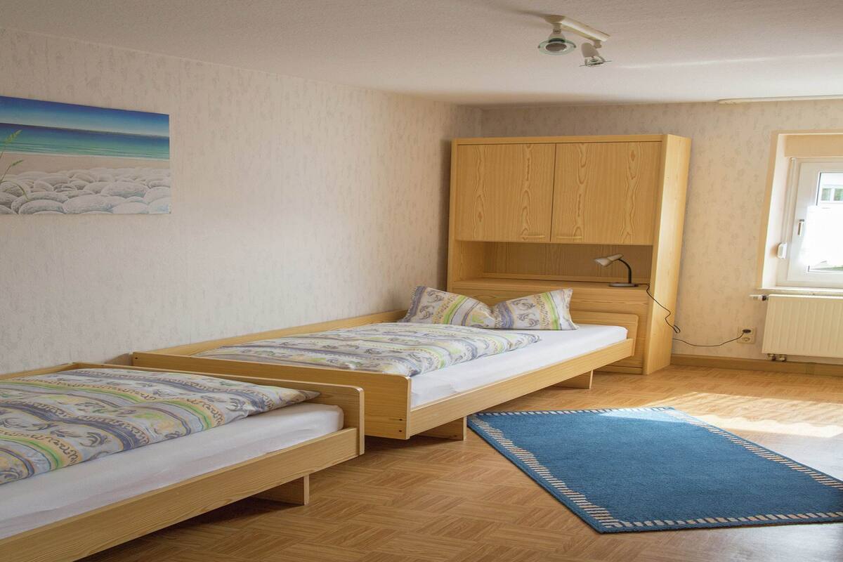 5 bedrooms, individually furnished