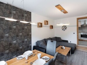 Living room - Pretty Apartment in Medebach With Adjacent Forest (Medebach)