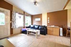 Living room - Quaint Bungalow Near Insel Poel With Garden (Insel Poel)