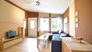 Comfort Bungalow, 2 Bedrooms | Living room