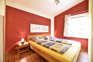 4 bedrooms, individually furnished - Quaint Bungalow Near Insel Poel With Garden (Insel Poel)