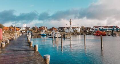 Quaint Bungalow Near Insel Poel With Garden