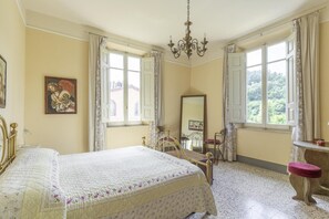 8 bedrooms, individually furnished, bed sheets - Holiday Home in Montopoli Valdarno With Pool (Montopoli in Val d'Arno)