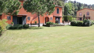 Rumah Comfort, 6 kamar tidur | Eksterior