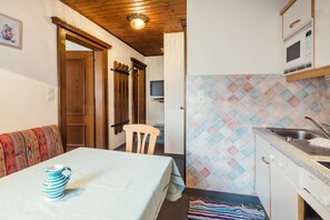 Leilighet – classic, 2 soverom | Eget kjøkken | Kjøleskap, mikrobølgeovn, oppvaskmaskin og kaffetrakter/tekoker