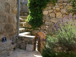 Classic Apartment, 1 Bedroom | Interior detail - Rustic Apartment in Vis With Sea-view (Vis)