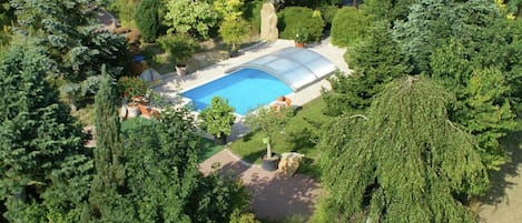 Piscina coperta, piscina all'aperto