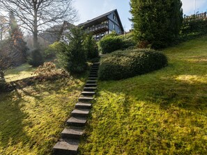 Garden - Modern Apartment in Sauerland With Balcony (Schmallenberg)
