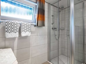 Classic House, 2 Bedrooms | Bathroom | Shower