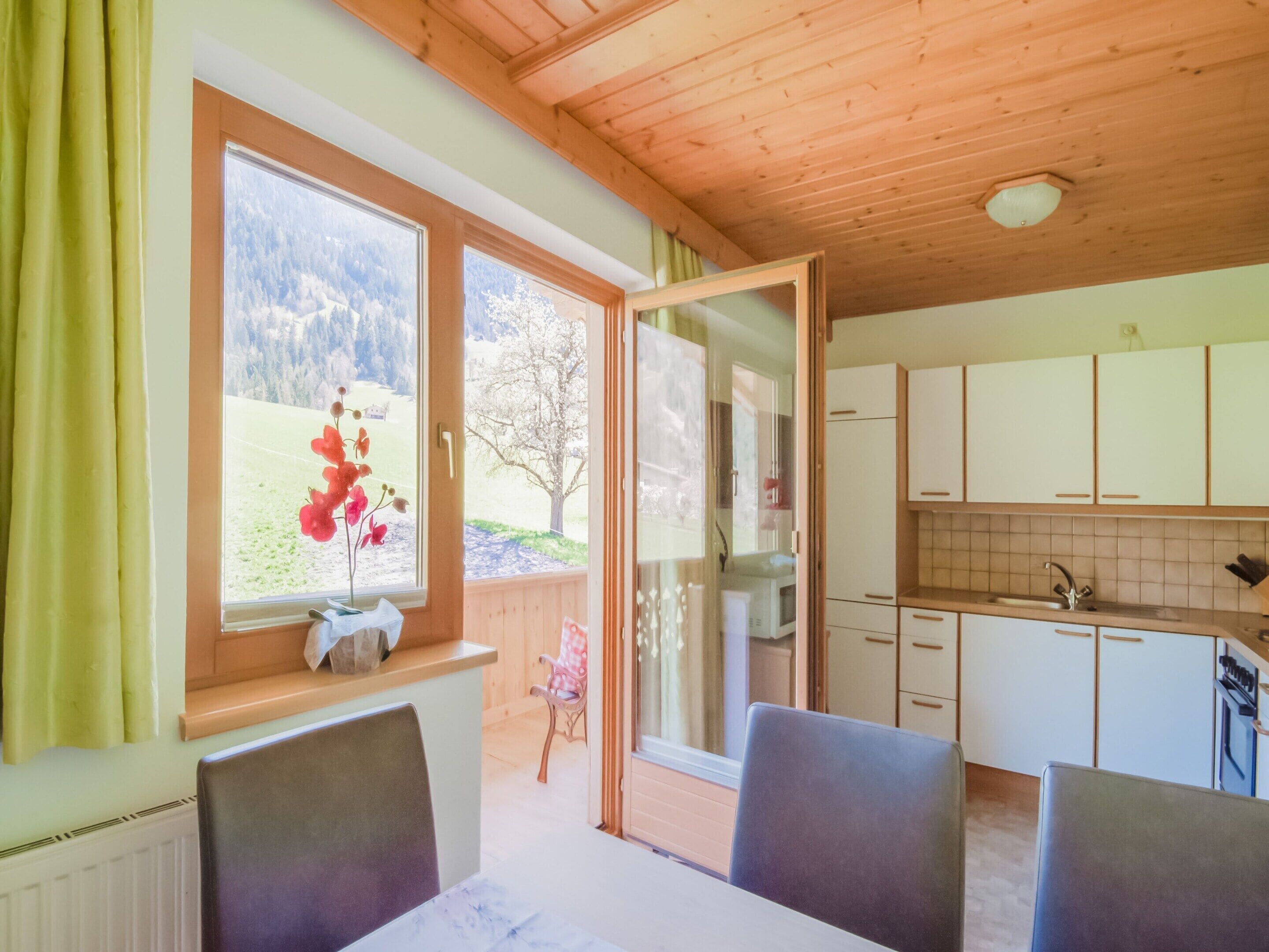 Apartamento conforto, 2 quartos | Opções para refeição