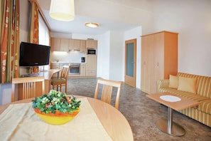 Classic Apartment, Multiple Bedrooms | Living room