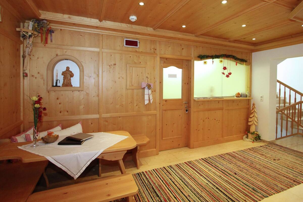 Comfort Apartment, 6 Bedrooms | Reception