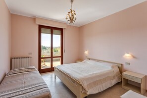 4 bedrooms, individually furnished, bed sheets - Nice Apartment in Tuoro sul Trasimeno With Pool (Tuoro sul Trasimeno)