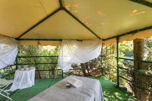 Classic Apartment, 3 Bedrooms | Spa treatment