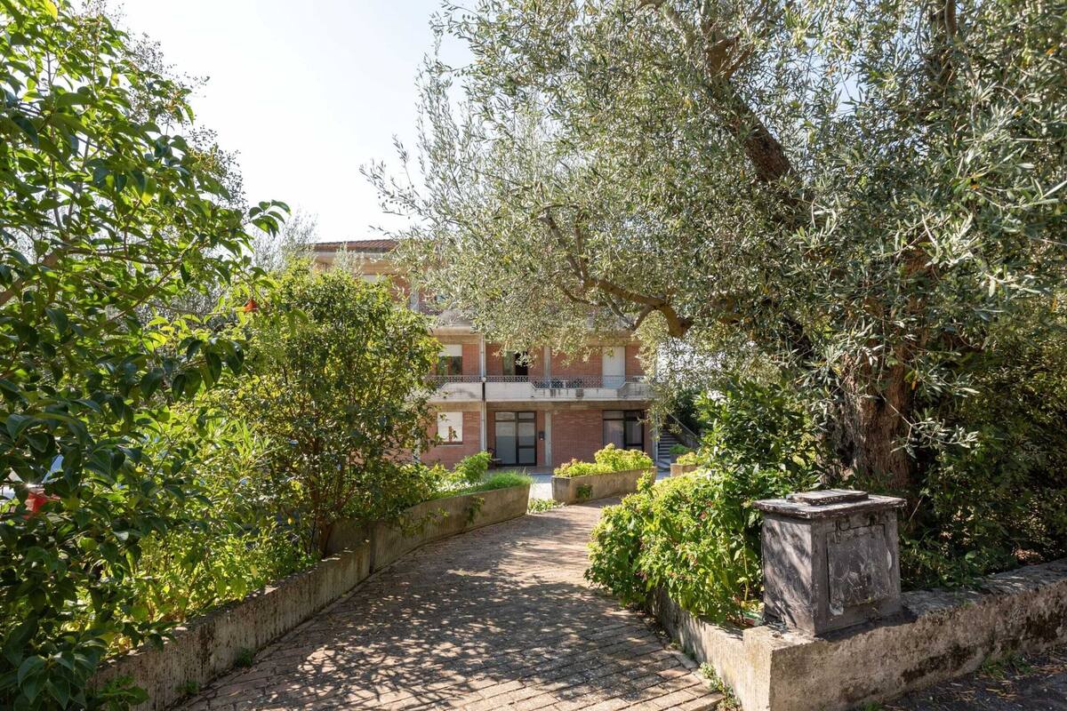 Classic Apartment, 3 Bedrooms | Reception