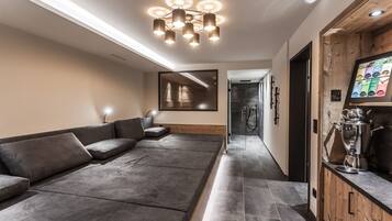 47 bedrooms, bed sheets